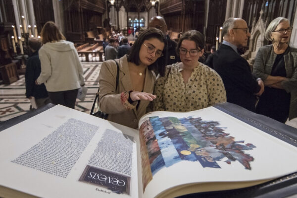 10.15.23 St Johns Bible Dedic 0Y7A0309 copy 600x399 1