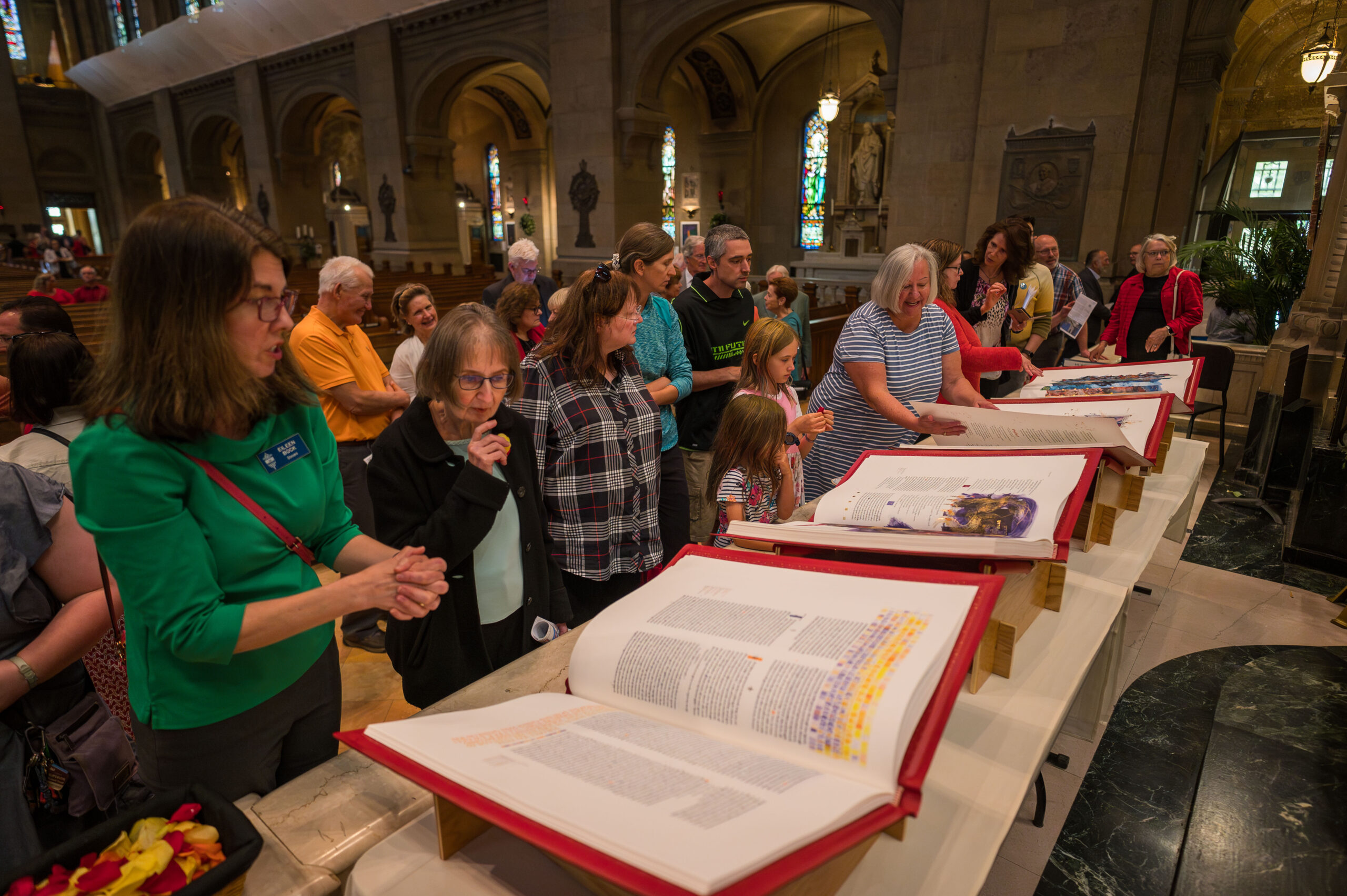 _DSC5877-Enhanced-NR Parishioners at the Basilica of St. Mary in Minneapolis, Minnesota receive the gift of a Heritage Edition of The Saint John’s Bible.